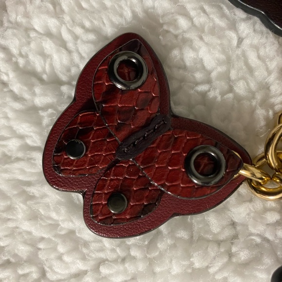 New without tag, Leather Coach Key Ring, Multicolored with 4 pretty butterflies - Picture 15 of 16